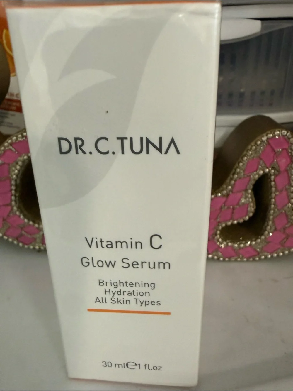 Farmasi Vitamin C Glow Serum – White with Pink Accent